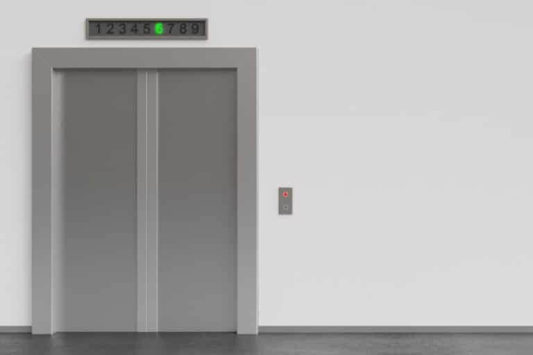 Avantages d'un ascenseur dans les bâtiments anciens