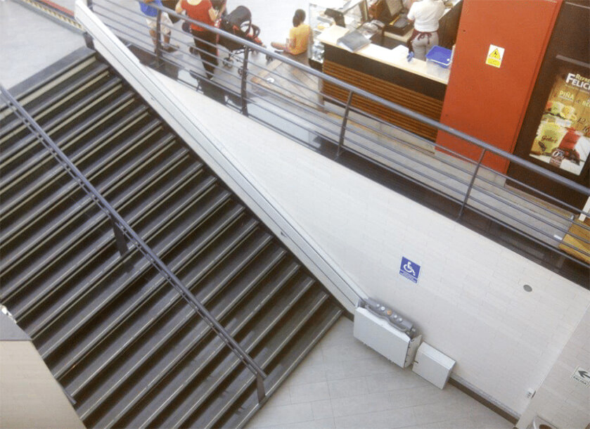 Plateforme monte-escalier pour personnes à mobilité réduite - SLIM -  Extrema - inclinée / d'extérieur